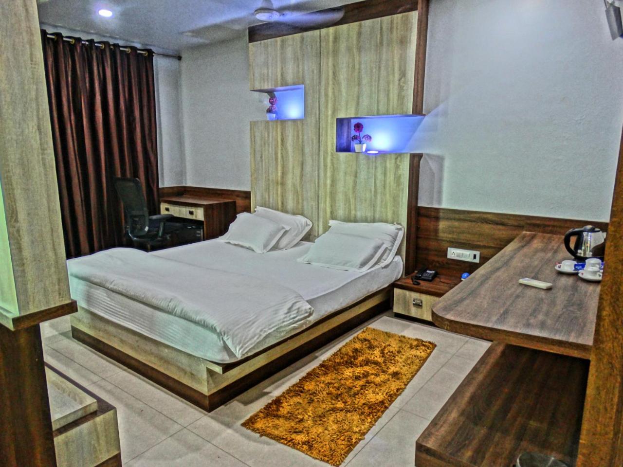 Hotel Garv Residencia Gaya Exterior photo